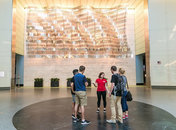 @washingtondcua - Tour guide with group in Smithsonian National Museum of American History - Free museum in Washington, DC