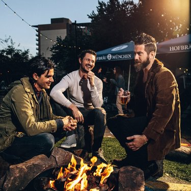 Friends around the fire at Wundergarten beer garden in NoMa - The best beer gardens in Washington, DC Friends around the fire at Wundergarten beer garden in NoMa - The best beer gardens in Washington, DC